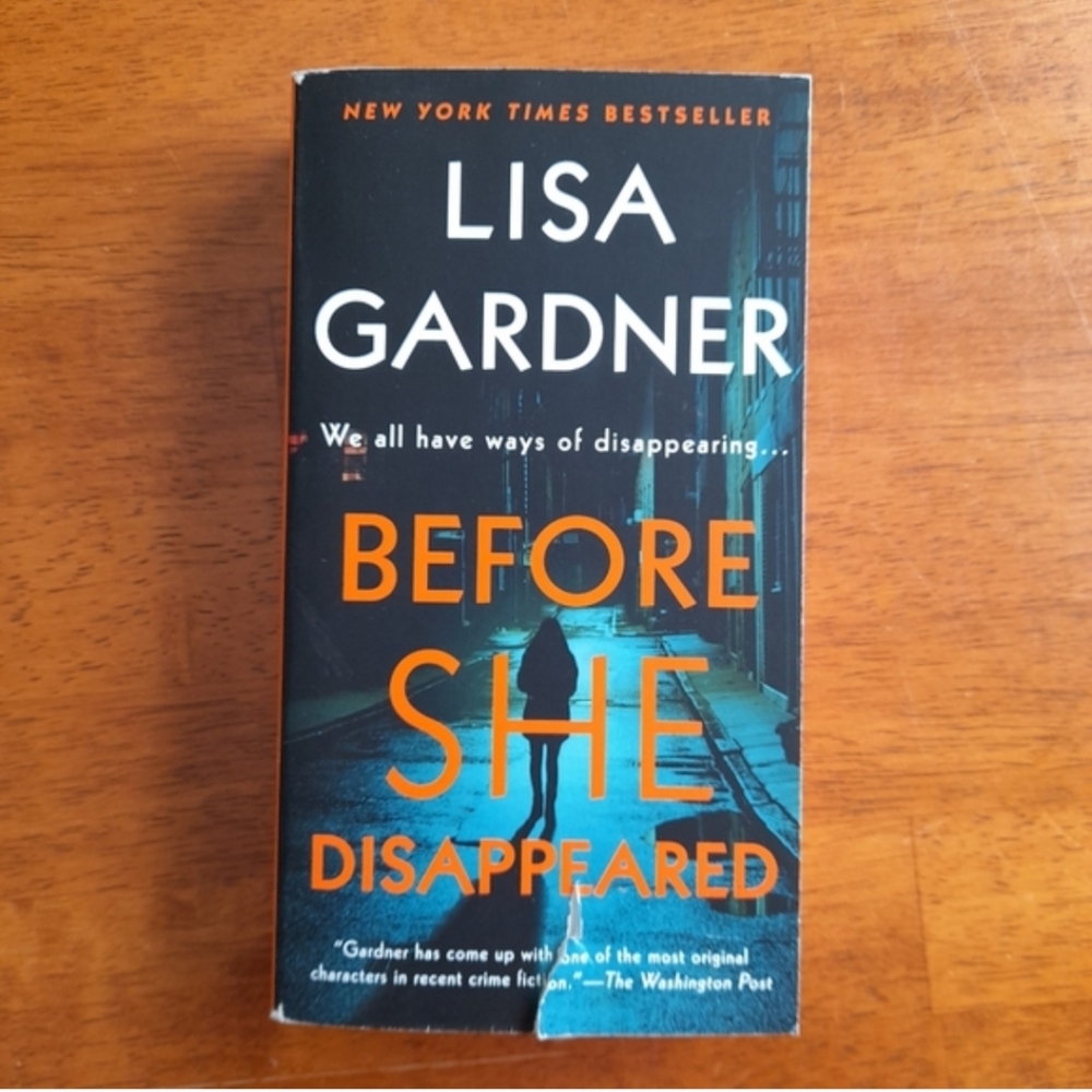 🦚3/$15🦚Before She Disappeared by Lisa Gardner